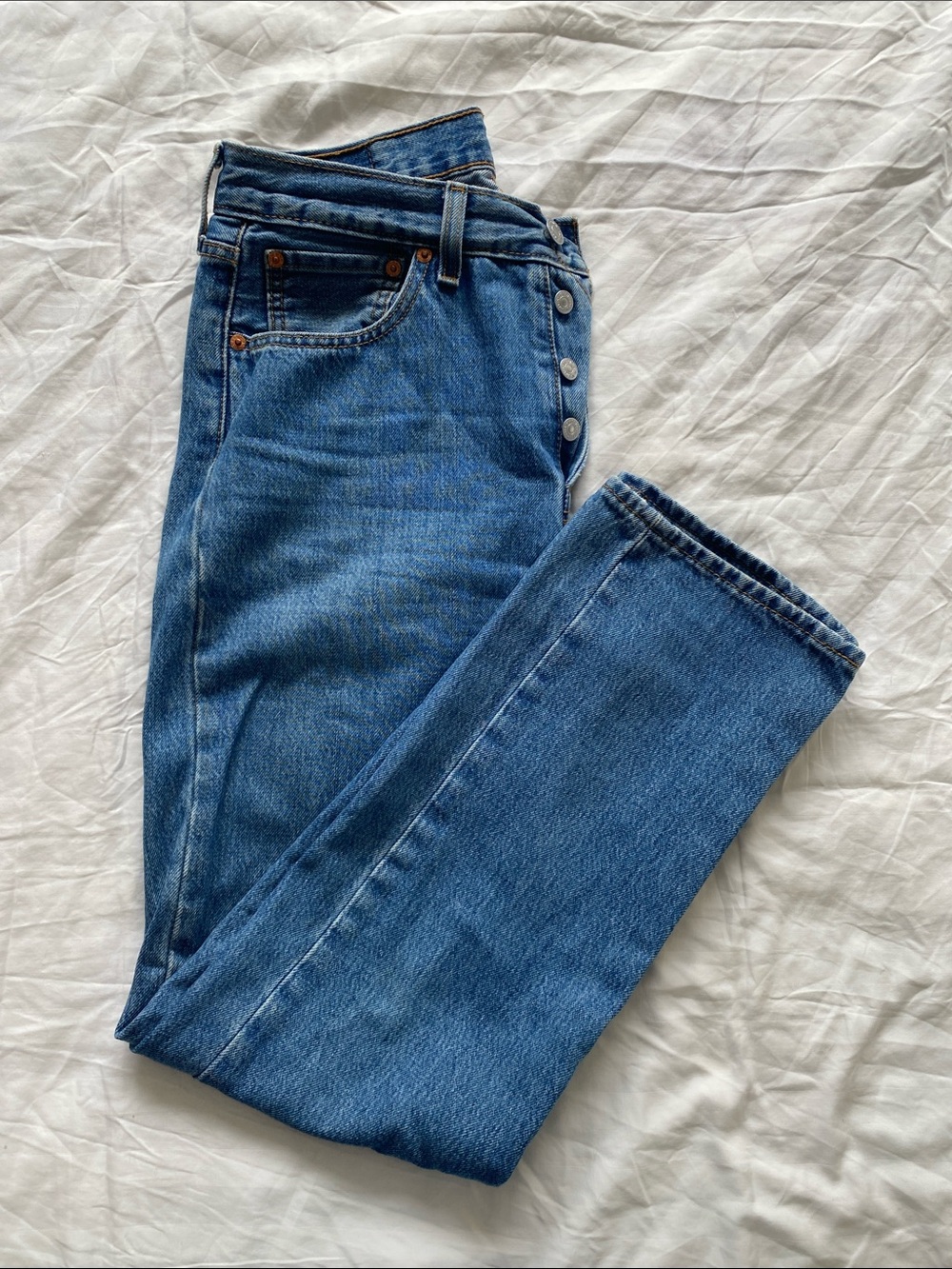 Levi’s 501 Men’s Original Fit Button Fly Straight Leg Jeans 100 % Cotton